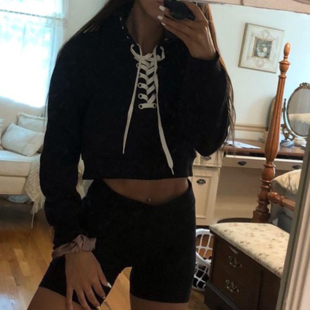 NWOT black crop high neck sweatshirt